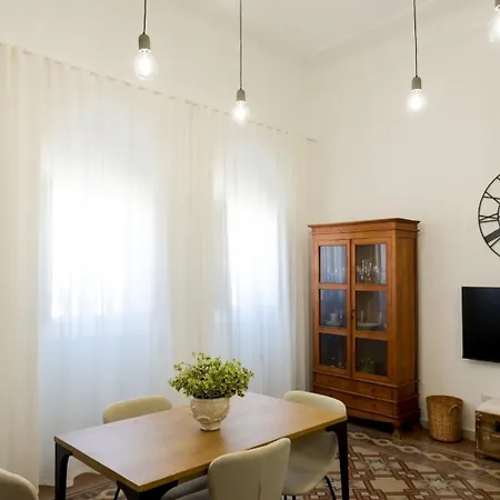 Seraphine's House Апартаменти Барі